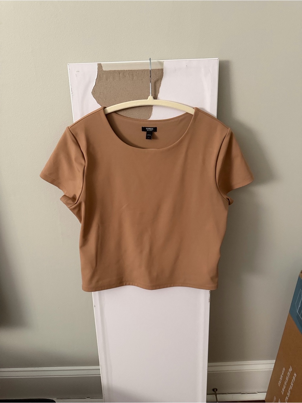 Express Body Contour Crop Tee Camel Tan Cap Sleeve Size L